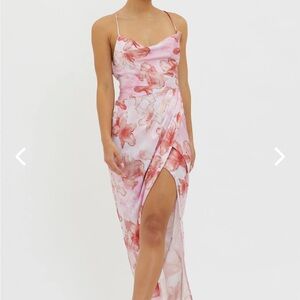 BNWT Selfie Leslie tie back back dress